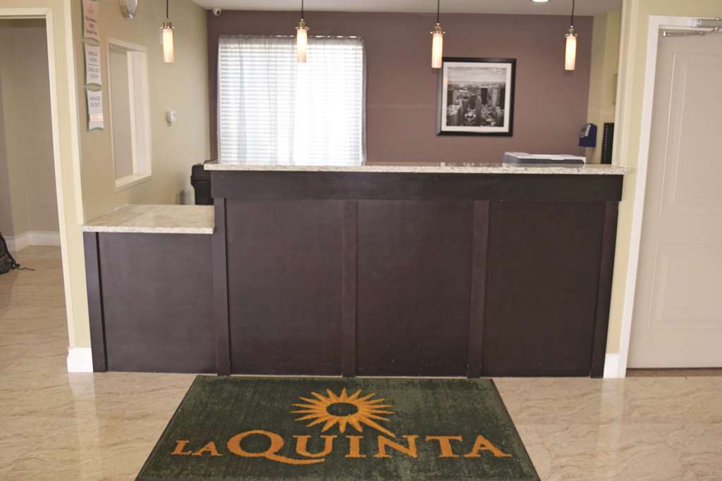 La Quinta Inn & Suites Far Rockaway - Beach Hotel นิวยอร์ก ภายใน รูปภาพ