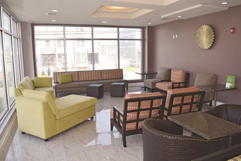 La Quinta Inn & Suites Far Rockaway - Beach Hotel นิวยอร์ก ภายใน รูปภาพ