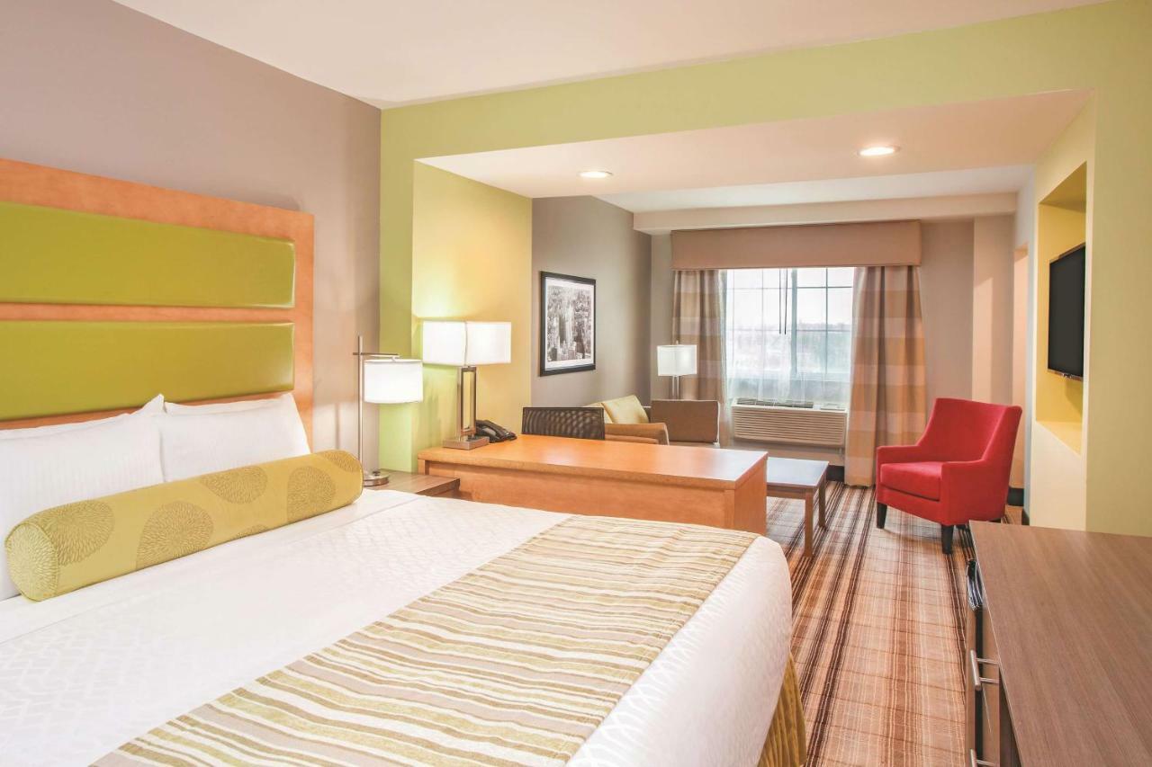 La Quinta Inn & Suites Far Rockaway - Beach Hotel นิวยอร์ก ภายนอก รูปภาพ